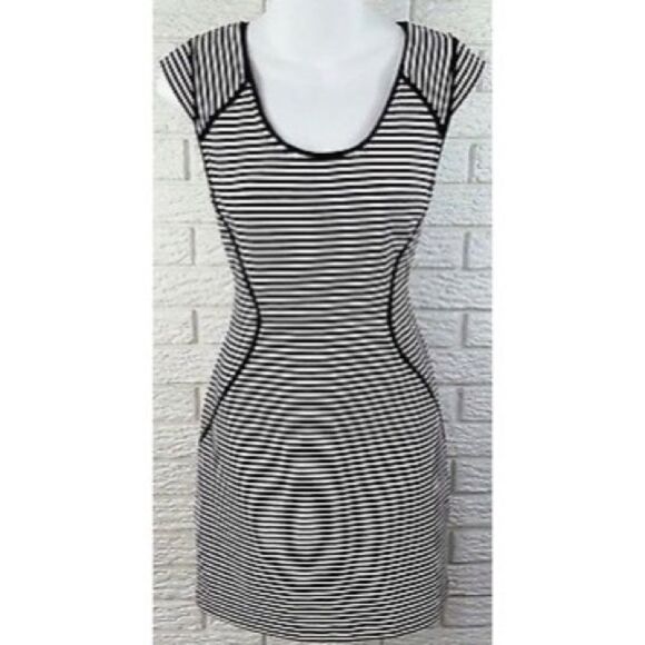 ✨Express Bodycon Sheath Ribbed Striped Dress✨ - Picture 3 of 6
